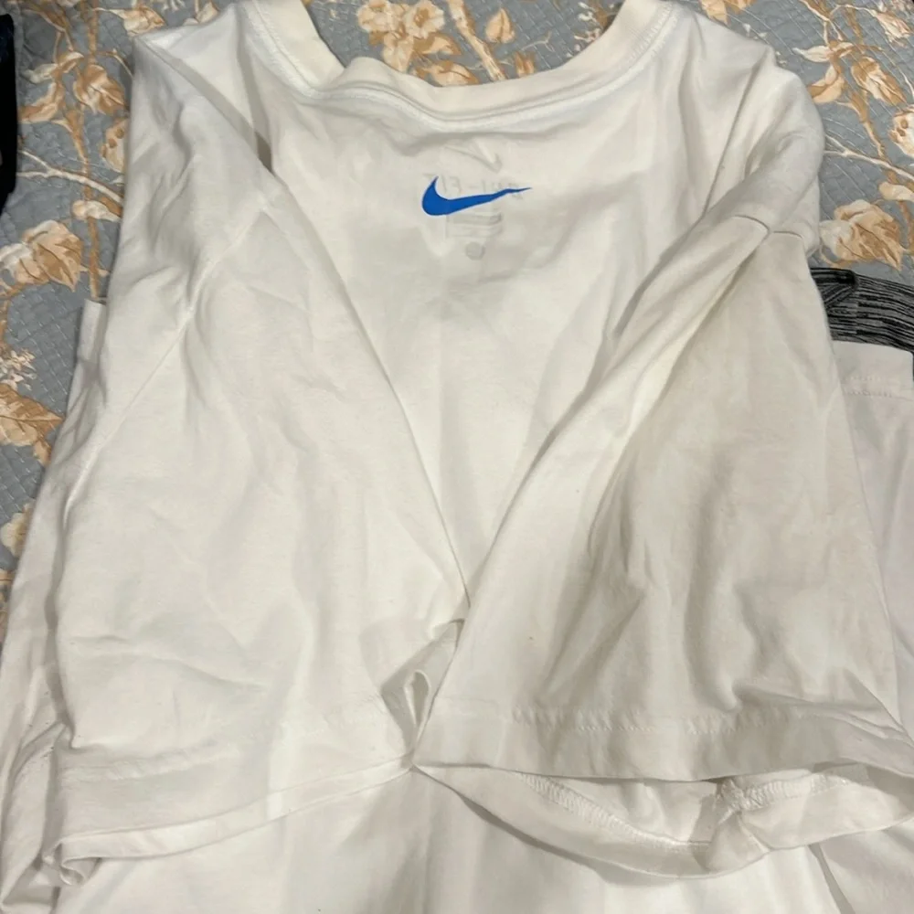 Nike Twp Pair of Shirts XXL grey and XL white